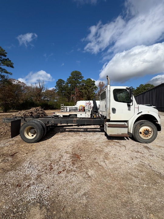 2014 FREIGHTLINER M2 106 - Image 6